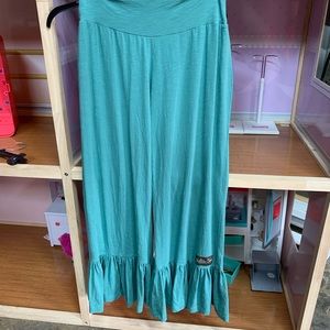 Matilda Jane Capri length ruffle, loose fitting